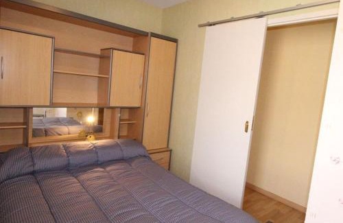 Bagneres-de-Luchon Apartment | T2 bis au pied du télécabine, balcon, garage, centre-ville de Luchon - FR-1-313-160