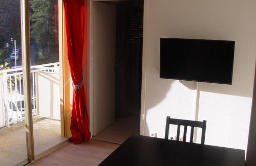 Capvern Apartment | T2 bis Capvern les Bains , calme , face au parc thermal