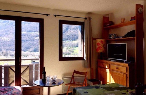 Esquieze-Sere Apartment | T2 calm and sunny with very nice view