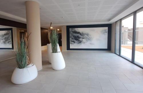 Fontaine-Bayonne-Cartoucherie Apartment | T2 Charmant, spacieux parking privé tram et metro