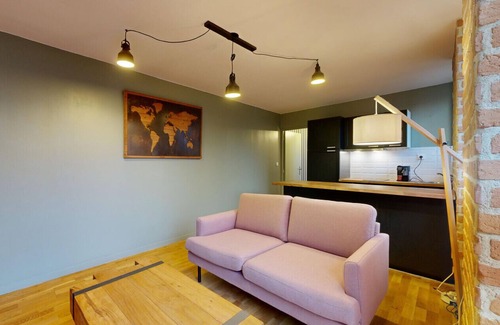 Compans-Caffarelli Apartment | T2 city center with jacuzzi and terrace