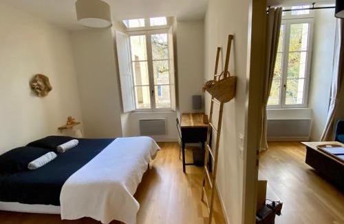 Les 3 Cites Apartment | T2 cosy et calme, parking privé et fibre inclus