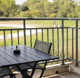 Juvignac Apartment | T2 - Cosy, Piscine, vue sur le golf