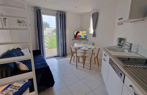 Fouras Apartment | T2 Duplex * cosy and bright 26 m2, with a small sea view at 400 m, for 2