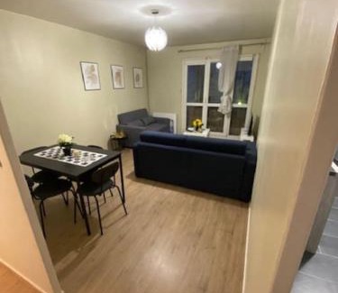 Les Ulis Apartment | T2 entier Chambre+Salon+Cuisine