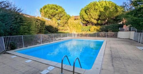 Toulouse North Apartment | T2 Havre de paix 1 à 4 p - Terrasse - parking - piscine - salle sport - tennis