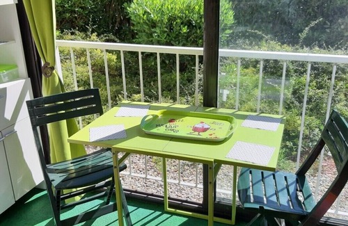Six-Fours-les-Plages Apartment | T2 in an oasis of greenery near the sea