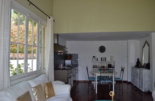 Chateauneuf-Grasse Apartment | T2 independent garden level of a charming country house with pool in dominant position