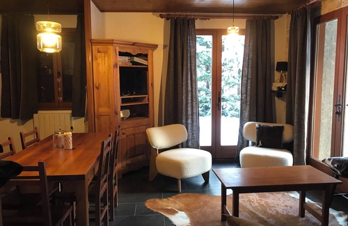La Salle-les-Alpes Apartment | T2 lower cottage with garden