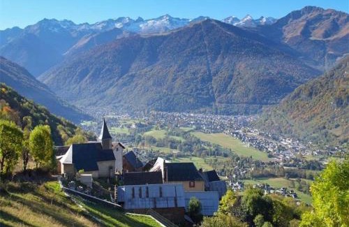 Bagneres-de-Luchon Apartment | T2 Lumineux Centre Luchon, 4 Pers, Parking, Proche Thermes & Télécabine - FR-1-313-230