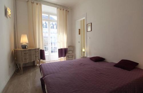 Bagneres-de-Luchon Apartment | T2 Lumineux Centre Luchon, 4 Pers, Parking, Proche Thermes & Télécabine - FR-1-313-230