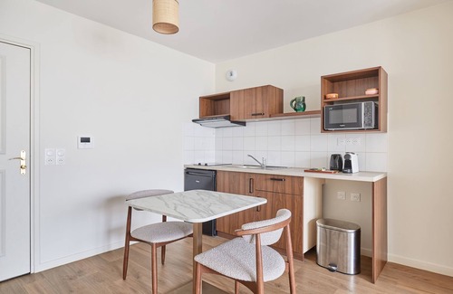 Levallois-Perret Condo | T2 moderne 4 pers. | Paris à 5 min de train