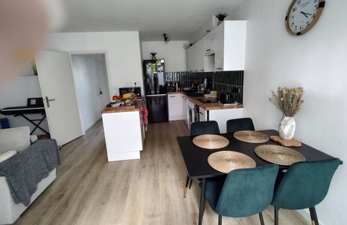 Barriere de Paris Apartment | T2 near metro B with terrace & garden - Parking