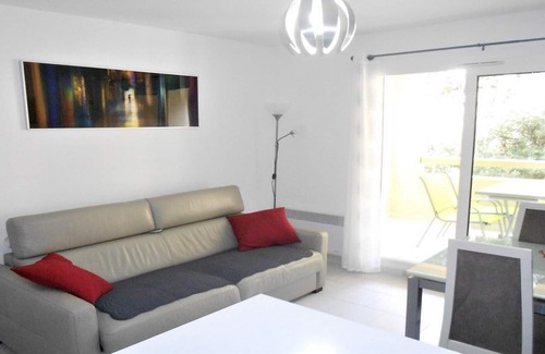 Six-Fours-les-Plages Apartment | T2 new and air conditioned Domaine de la Coudoulière 300 m from the beaches