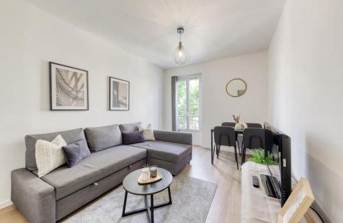 Batignolles Apartment | T2 parisien- 1 min à pied du Métro Ligne 13 & 14