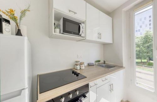 Batignolles Apartment | T2 parisien- 1 min à pied du Métro Ligne 13 & 14