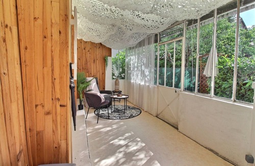 Saint-Honore-les-Bains Apartment | T2 single-storey (no works) with private terrace and veranda