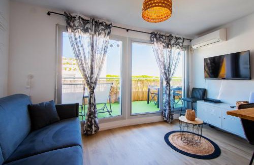 Le Couchant Apartment | T2 - Terrasse - 3 min à pieds des plages- Parking privée - Clim - Wifi - 4 PAX