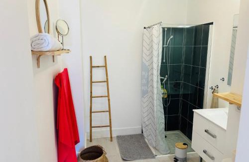 Septemes-les-Vallons Apartment | T2 tout neuf avec Parking à 10km d'Aix et Marseille