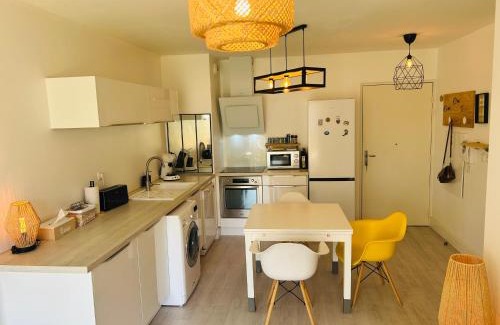 Septemes-les-Vallons Apartment | T2 tout neuf avec Parking à 10km d'Aix et Marseille