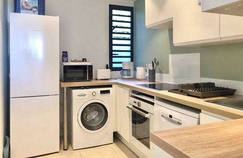 Le Diamant Apartment | T2 town private pool 3mns walk from the beach, view of the Rock