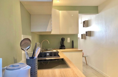 Le Diamant Apartment | T2 town private pool 3mns walk from the beach, view of the Rock
