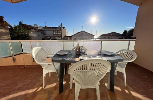 Valras-Plage Apartment | T2 with terrace and parking, near beach, 4 pers