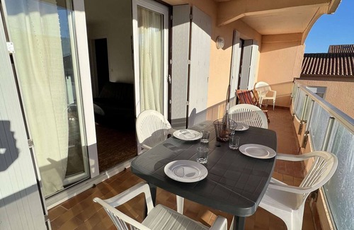 Valras-Plage Apartment | T2 with terrace and parking, near beach, 4 pers