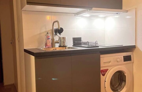 Bussy-Saint-Georges Apartment | T2D Apartment - Suite BLG near Disneyland Paris