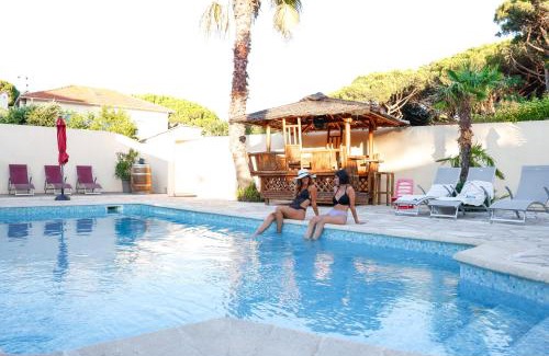 La Nartelle House | T3 35m2 plage de la Nartelle, piscine partagée, BBQ, parking, Wifi, 2 chambres 2 salles de bain, résidence le Rêve D'Azur
