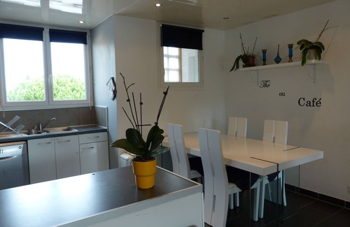 La Seyne-sur-Mer Apartment | T3, 60 m2, 3 mn walk from the sandy beach, air conditioning, quiet, WIFI