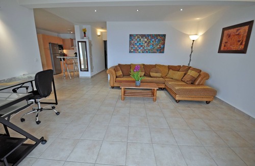 Porticcio Apartment | T3 of 68 m2 in Porticcio. Covered terrace 20 m2, small garden 50 m2. Walking distance to the beach.
