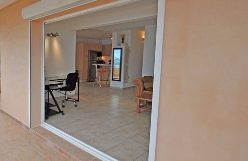 Porticcio Apartment | T3 of 68 m2 in Porticcio. Covered terrace 20 m2, small garden 50 m2. Walking distance to the beach.