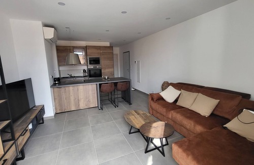 Propriano Apartment | T3 Propriano Avec Ascenseur, Proche Toutes Commodités, Plage Accessible à Pieds