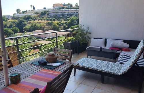 Saint-Laurent-du-Var Apartment | T3 sea view with pool