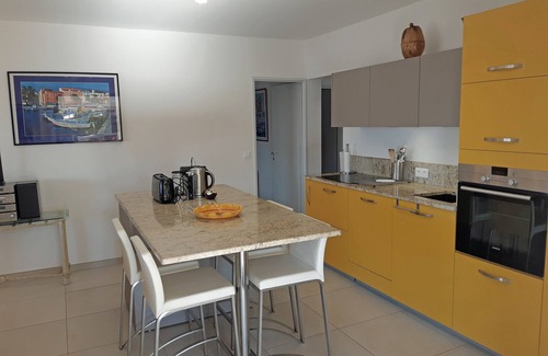 Porticcio Apartment | T4 - 95 m2, Porticcio, garden, garage option, large bedding 180+160. Wifi Fiber