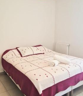 La Trinite Apartment | T4 avec grande terrasse - BBQ - parking