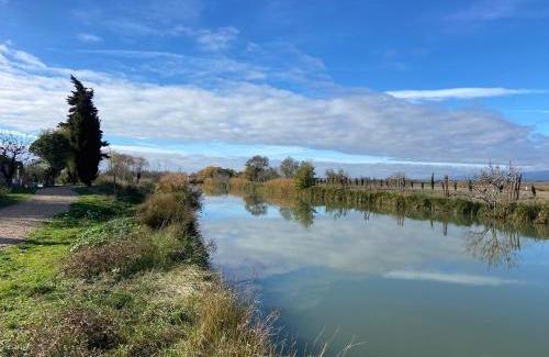 Homps Apartment | T4 bord canal du midi, piscine