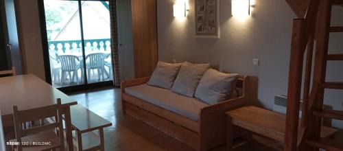 Arreau Apartment | T4 DUPLEX SPACIEUX -7 PERSONNES- PISCINE à ARREAU