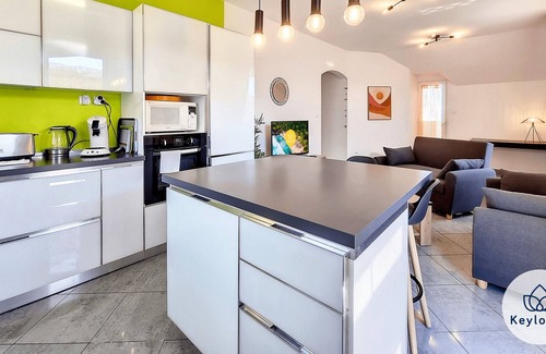Boucan Canot Apartment | T5 duplex – Parad’Ile– 90 m² - close to the beach – Saint-Gilles