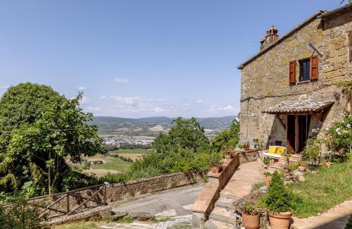 Rocca Ripesena Apartment | T65 home holidays in Umbria - Orvieto