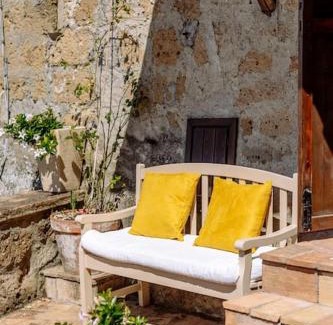 Rocca Ripesena Apartment | T65 home holidays in Umbria - Orvieto