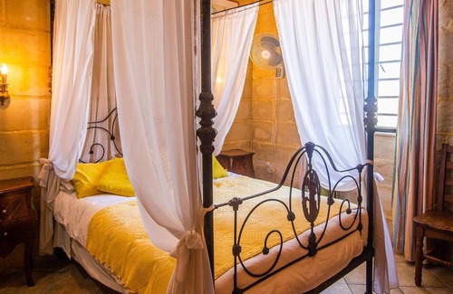 Hal Far Bed & Breakfast | Ta' Bertu Host Family Bed & Breakfast
