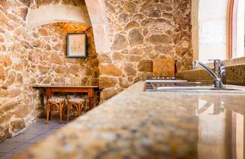 Xaghra House | Ta' Filomena - Sleeps 8/10 with a large Private Pool