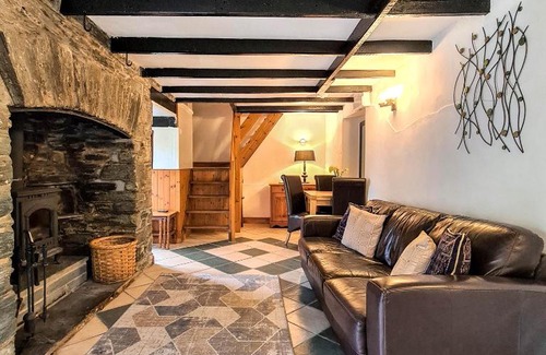 Fivelanes House | Ta Mill Cottages & Lodges - Pump Cottage