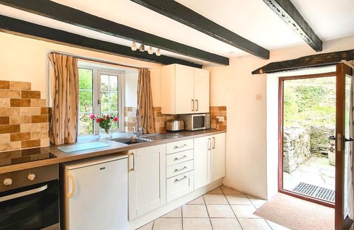 Fivelanes House | Ta Mill Cottages & Lodges - Pump Cottage