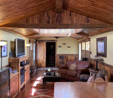 Comfort House | Tabasco Ranch - Antler Cabin