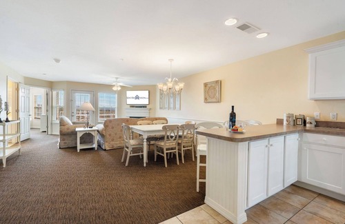 Kimberling City Condo | Table Rock Lake Access Condo-Double Kitchens-Free Attraction Tickets-Cmty Outdoor Pool-Pickleball