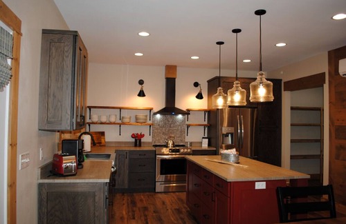 Kimberling City Cabin | Table Rock Lake, Sleeps 14, Hot Tub, Getaway