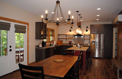 Kimberling City Cabin | Table Rock Lake, Sleeps 14, Hot Tub, Getaway